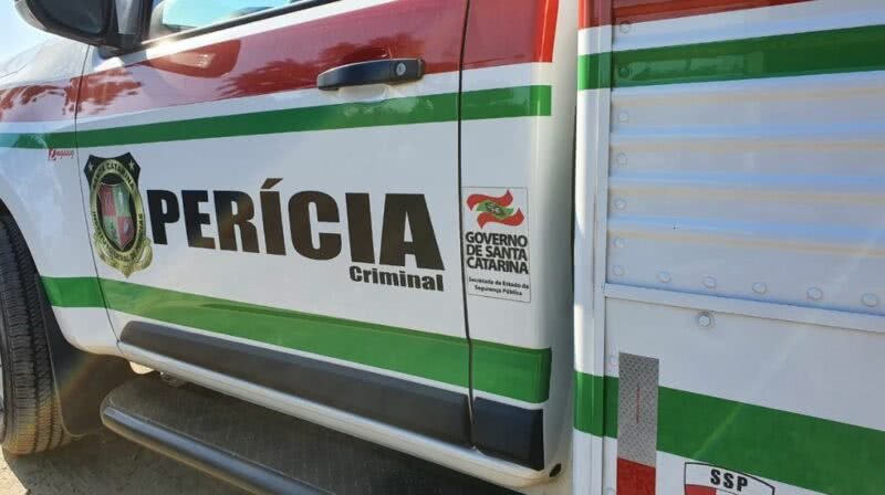 Policia Técnica #PraCegoVer Na foto, uma viatura da Polícia Científica
