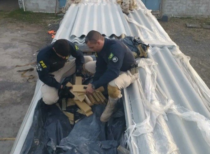 PRF apreende quase 8 toneladas de maconha no Rio de Janeiro