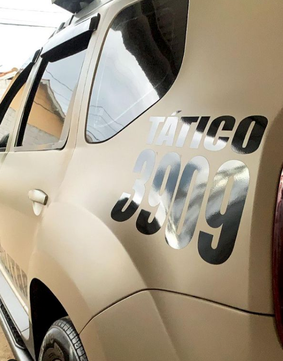 Tático #ParaTodosVerem Na foto, o detalhe de uma das viaturas utilizadas pelo Pelotão de Patrulhamento Tático (PPT) da Polícia Militar