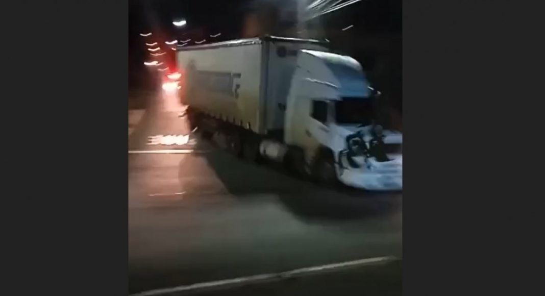 Perseguição caminhoneiro embriagado foge após teste do bafômetro em SC