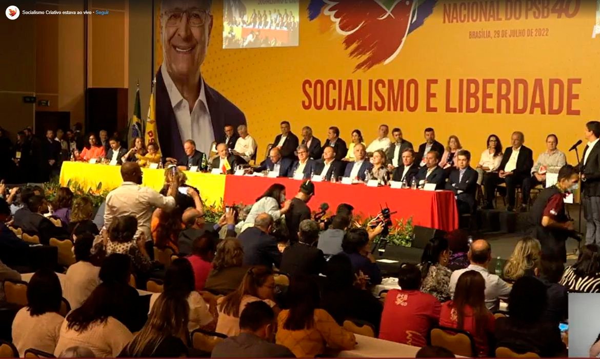 001titulo-1 #ParaTodosVerem Na foto, a convenção nacional do PSB, em Brasília