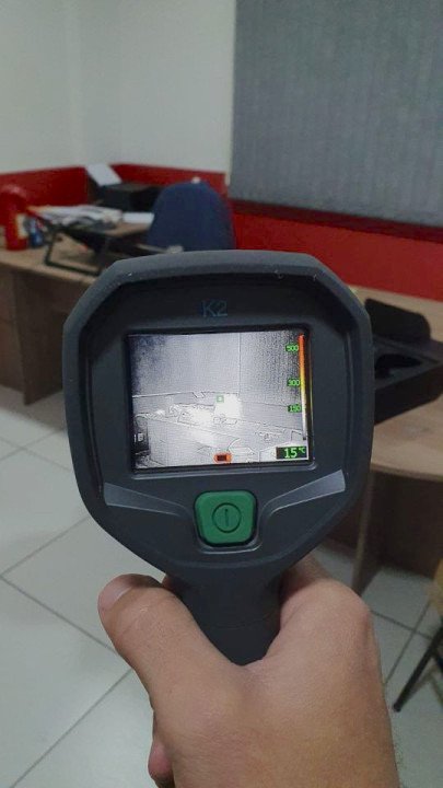 Câmera térmica #ParaTodosVerem Na foto, uma câmera térmica recém adquirida para o 8º Batalhão de Corpo de Bombeiros Militar em Tubarão