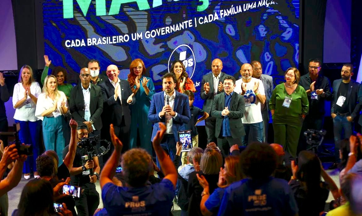 pablo-marcal_mcamgo_abr_310720221818-2 #ParaTodosVerem Na foto, uma grupo de pessoa no lançamento de uma candidatura à presidência