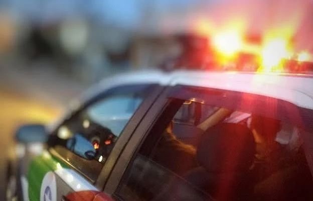 #PM1 #ParaTodosVerem Na foto, uma viatura da Polícia Militar com o giroflex ligado