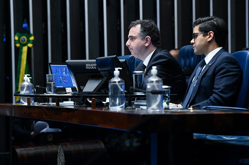 Rodrigo Pacheco #ParaTodosVerem Na foto, o presidente do Senado, Rodrigo Pacheco