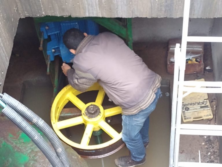 Bomba do sistema de macrodrenagem é acionada para reduzir alagamentos