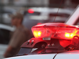 #ParaTodosVerem Na foto, o giroflex vermelho de uma viatura policial