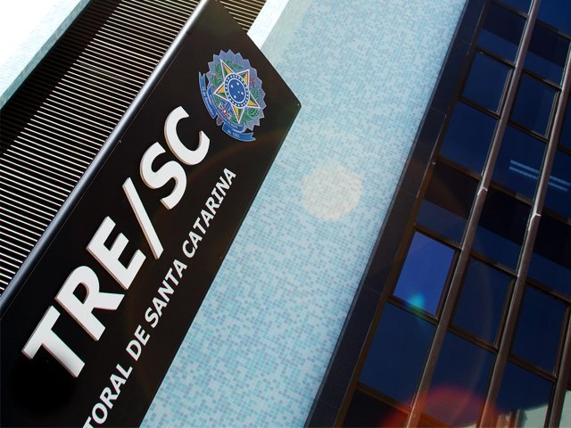 tre-sc_04 #ParaTodosVerem Na foto, a fachada do prédio do Tribunal Regional Eleitoral de Santa Catarina