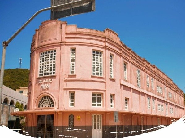Centros culturais passam por manutenções, em Laguna