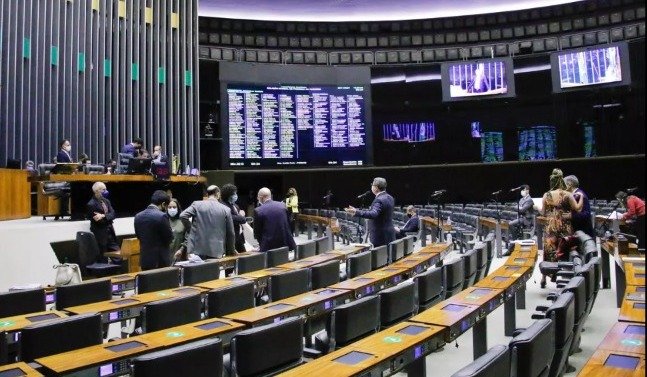 Veja quem são os 16 deputados federais eleitos por SC
