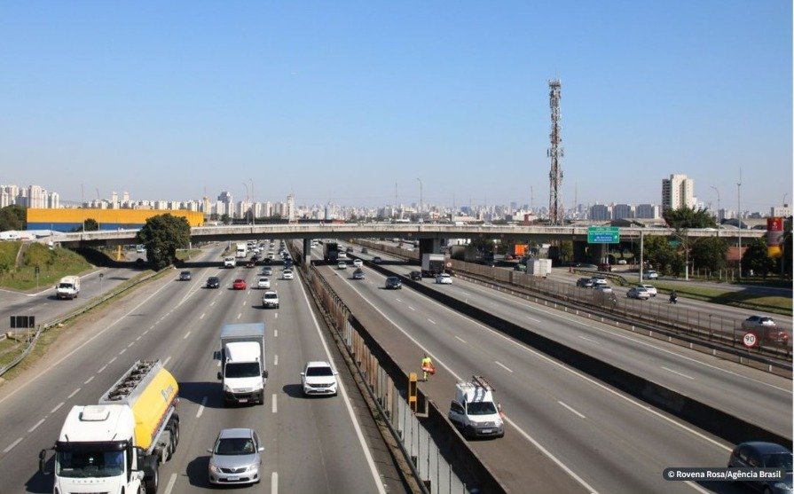 Ministro da Justiça anuncia normalização da circulação nas rodovias