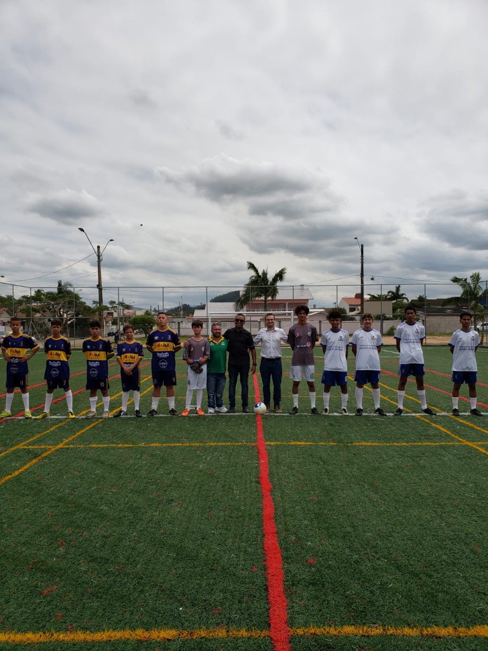 Quadra poliesportiva Gilson Cruz é inaugurada em Capivari de Baixo