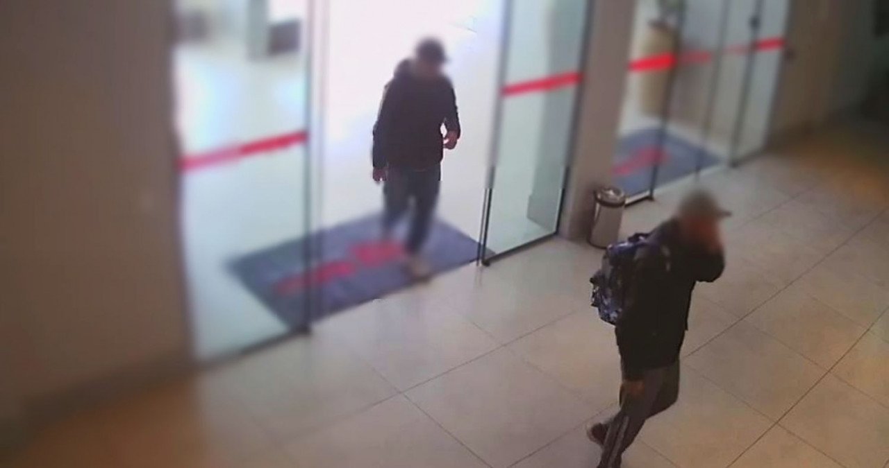 Roubo de 60 Iphones Polícia Civil identifica três autores de violento crime no centro de Criciúma e dois são presos