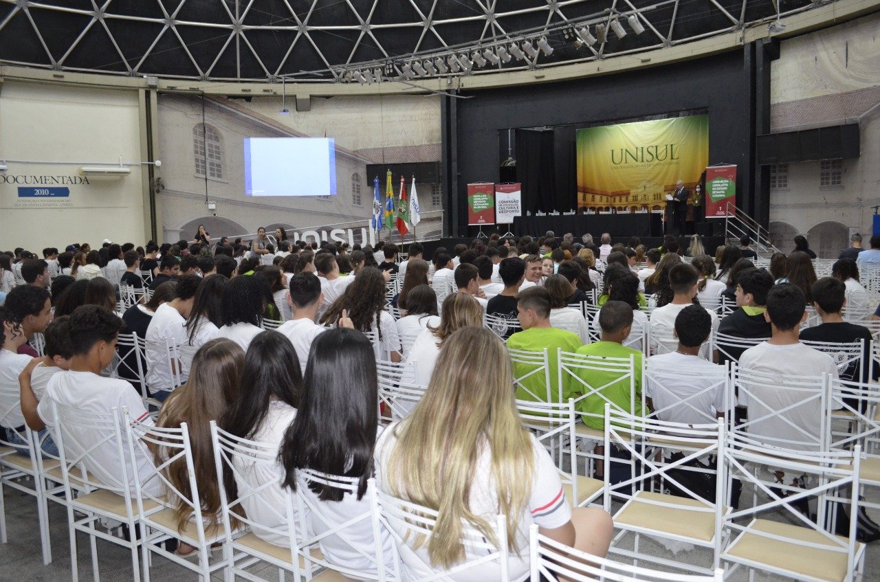 Tubarão promove 1ª Conferência Infantojuvenil de Educação Financeira e Fiscal