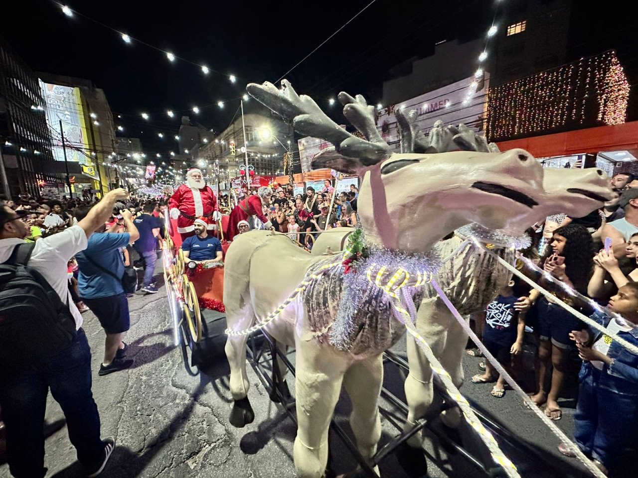ltimo desfile de Natal em Tubarão será nesta quarta-feira (21)