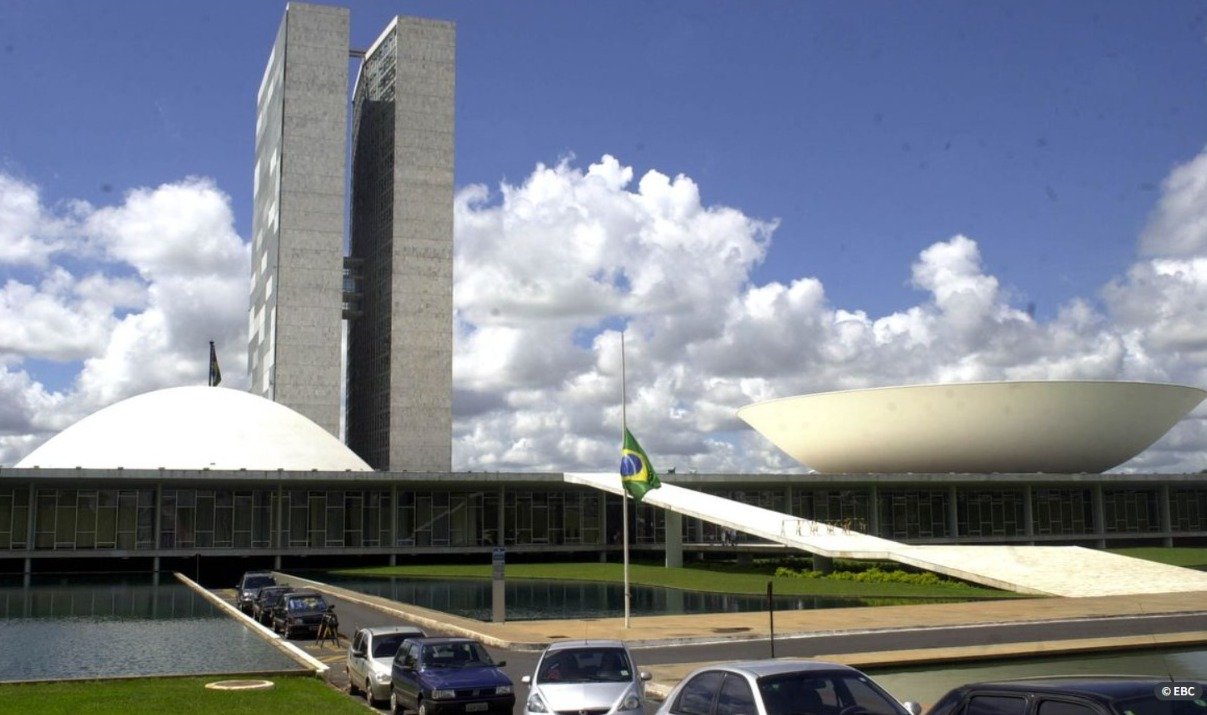 Câmara e Senado elegem suas presidências nesta quarta-feira