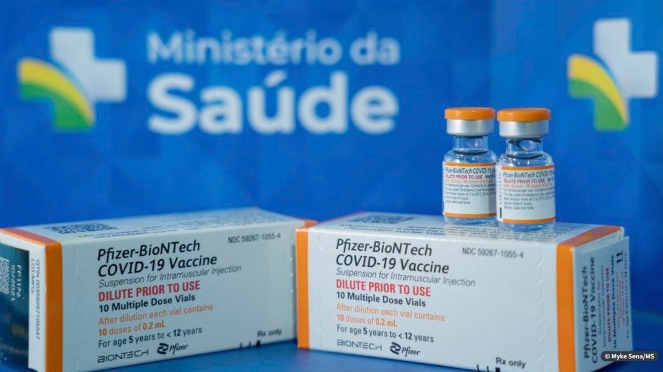 Ministério recebe 7,7 milhões de doses de Pfizer entre hoje e amanhã