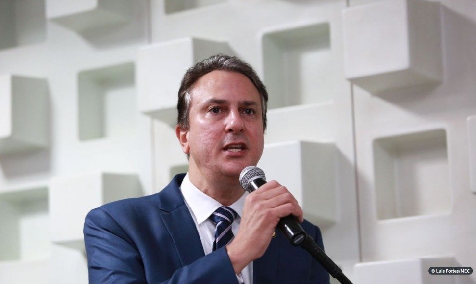 Piso nacional dos professores sobe para R$ 4.420,55