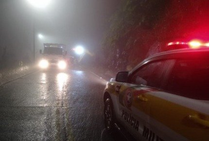Serra do Rio do Rastro é liberada após limpeza de pista