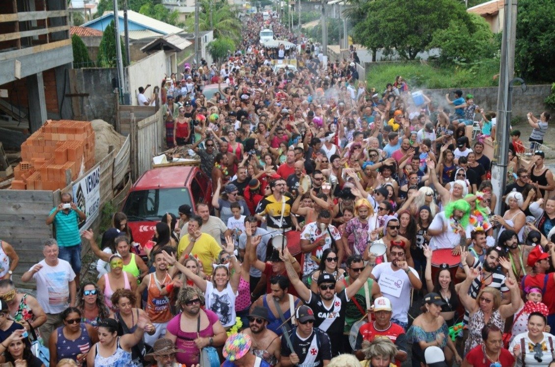 Enterro da Tristeza abre o Carnaval em Imbituba nesta quinta-feira (16)