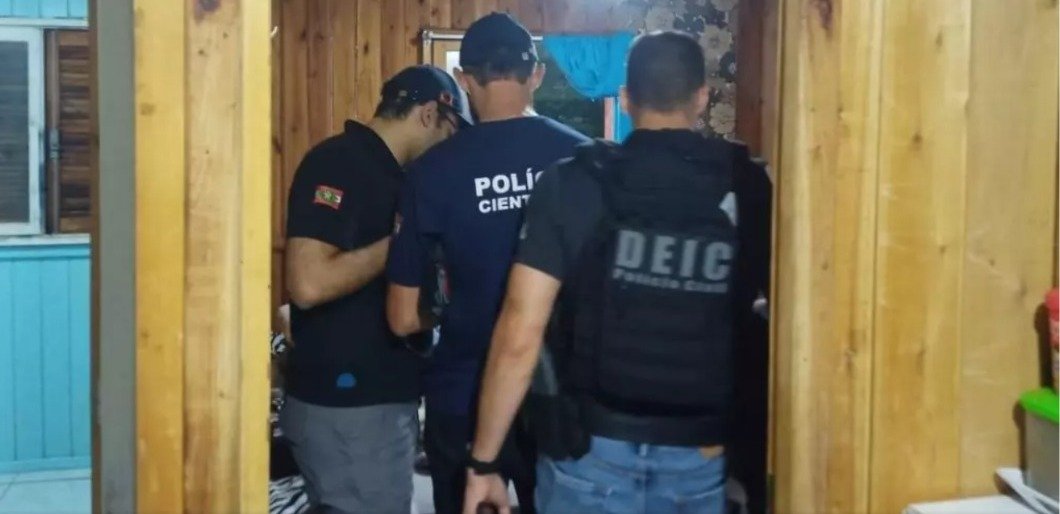 Homem é preso em Imbituba, suspeito de pornografia infantil