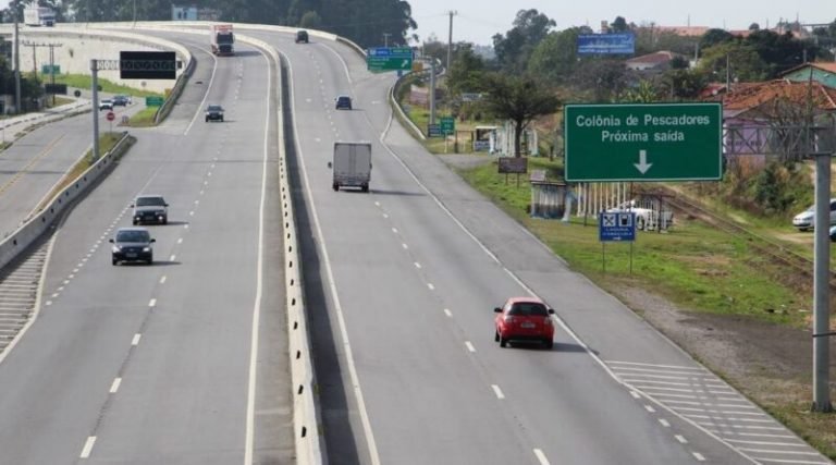 Mais de 130 mil veículos devem passar pela BR-101 sul no feriado de Corpus Christi