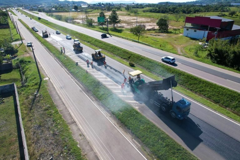 Investimento de R$ 65 milhões em obras de pavimentação é feito na BR-101sul/SC