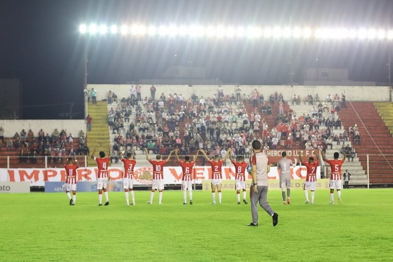 Hercílio Luz enfrenta Ferroviária neste sábado (05)