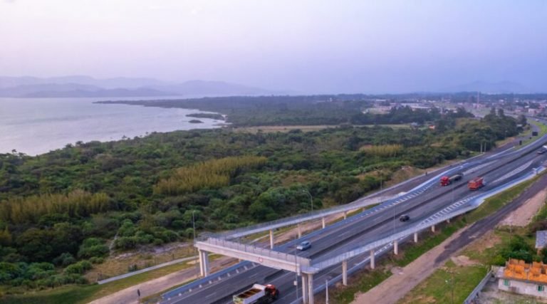 CCR ViaCosteira conclui duas novas passarelas na BR-101sul/SC