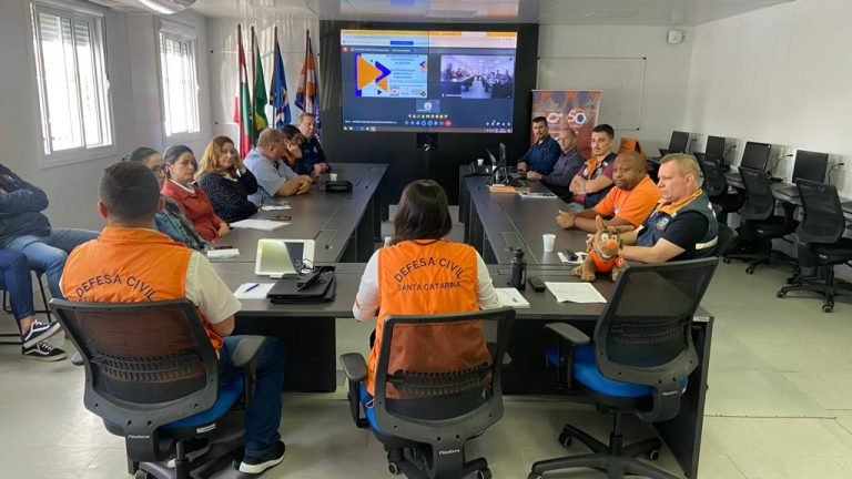 DEFESA CIVIL DE TUBARÃO PARTICIPA DE EVENTO DE ATUALIZAÇÃO DO PLANO DE CONTINGÊNCIA (PLANCON)