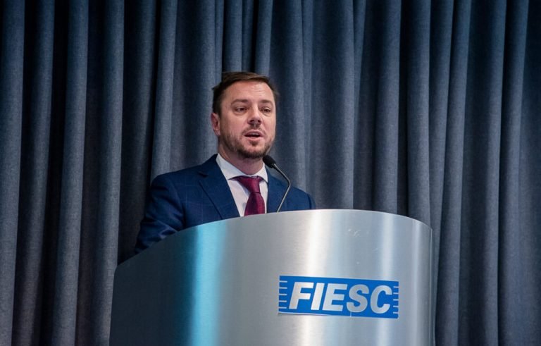 FIESC realiza encontro para debater o futuro e os desafios da relação de trabalho