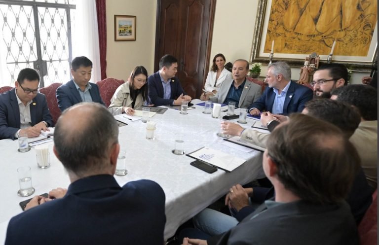 Investidores chineses conhecem projetos de ferrovias de Santa Catarina