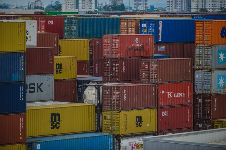 Portos de SC repetem crescimento acima da média nacional na movimentação de cargas