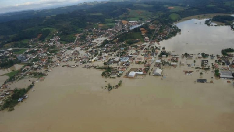 Mantida previsão de chuva intensa para todo o fim de semana em Santa Catarina