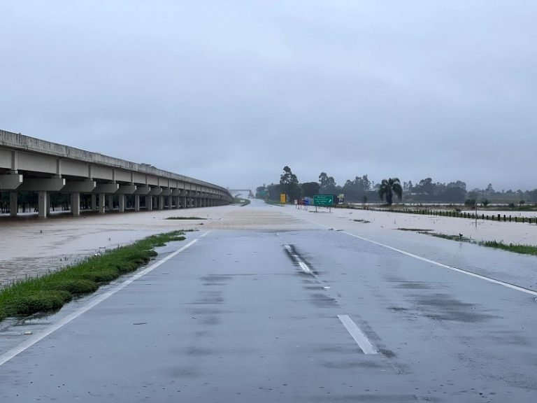 Sentido norte da BR-101 em Araranguá é desviado