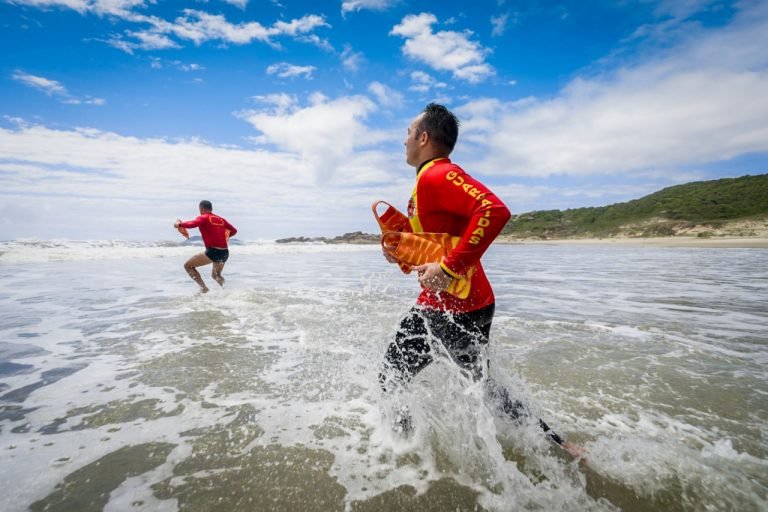 Corpo de Bombeiros reforça a presença de Guarda-Vidas nas praias de SC