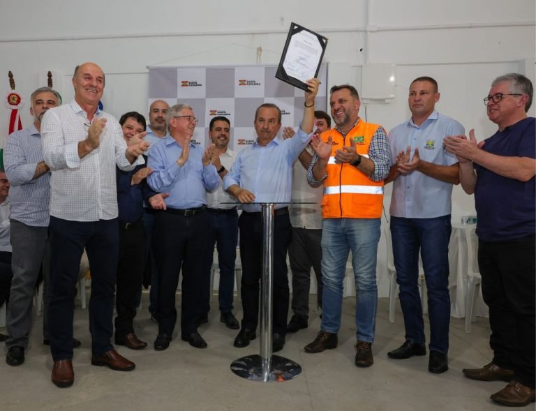 Governador libera pavimentação da SC-108, entre Jacinto Machado e Praia Grande