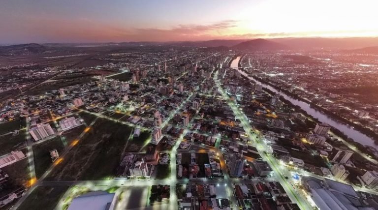 Tubarão figura em ranking das melhores cidades para negócios no Brasil em 2023