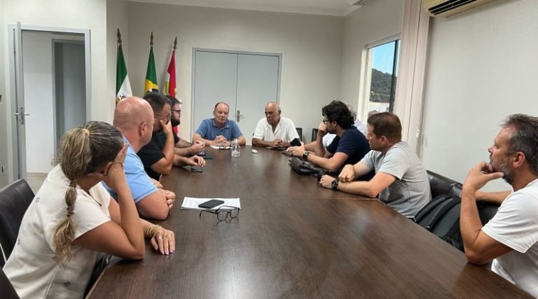 Prefeitura de Laguna promove reunião com investidores para revitalização urbana e econômica