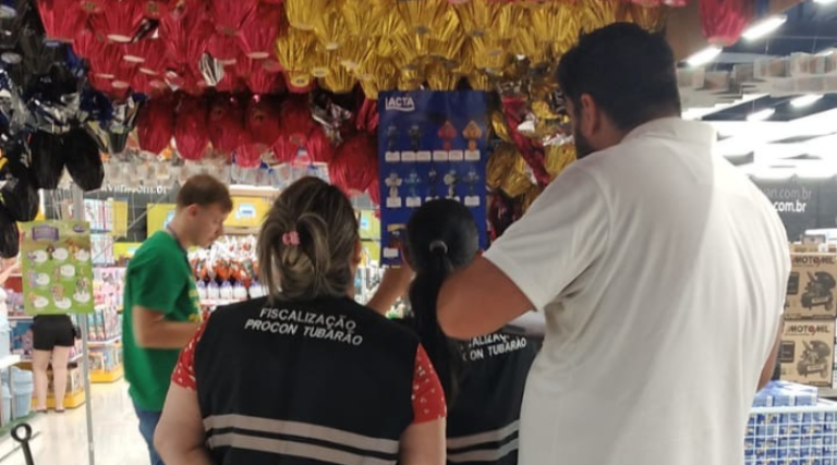 Procon de Tubarão realiza pesquisa de preços de ovos de Páscoa em estabelecimentos locais