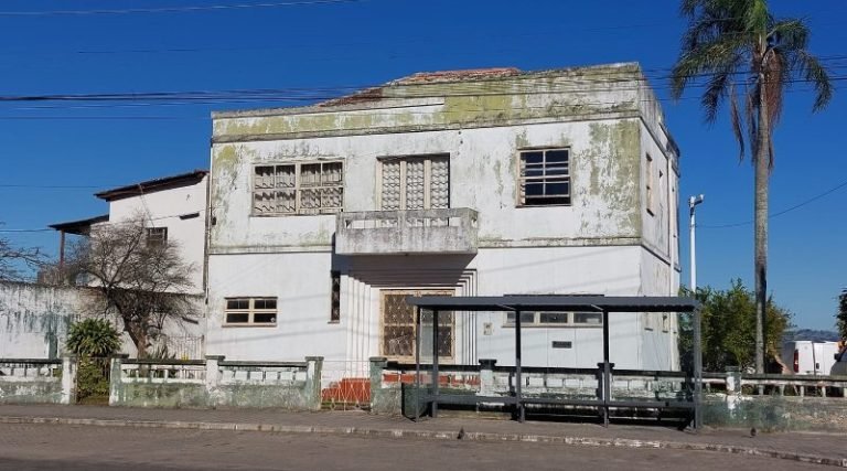 Celebração da assinatura para construção da casa do Peixe em Laguna