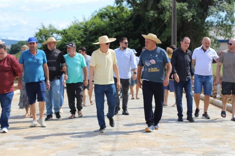Pavimentação beneficia comunidade da Primeira Linha/Pontilhão em Criciúma