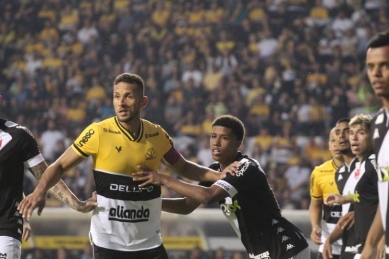 Criciúma enfrenta o Vasco da Gama pela quarta rodada do Brasileirão 