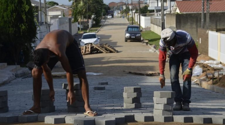 Obras em Tubarão ganham ritmo para reduzir déficit de pavimentações