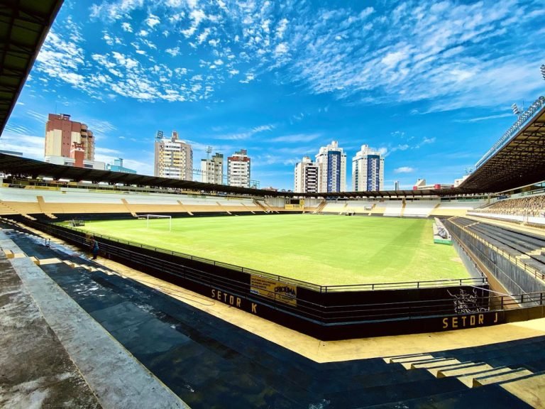 Tigre recebe o Brusque no Heriberto Hülse em busca do título catarinense