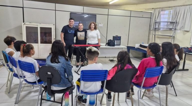 Programa bolsa cultura: Formação de coral infantojuvenil na EMEB Arino Bressan