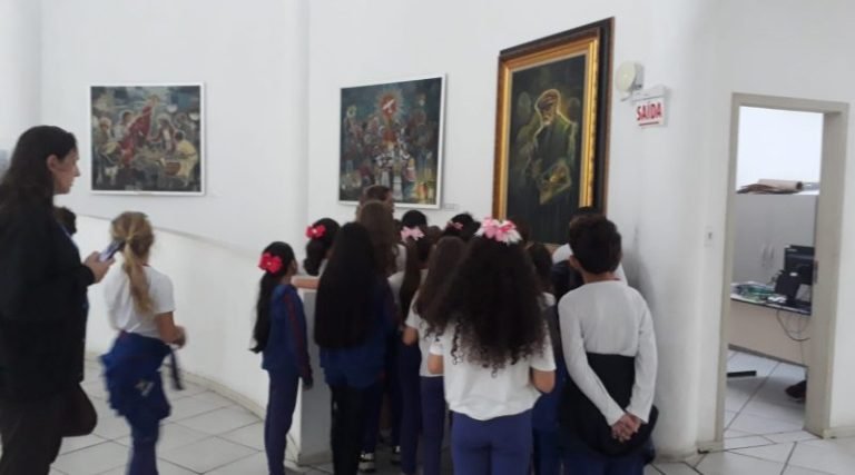 Estudantes de Criciúma visitam obras de Willy Zumblick em Tubarão