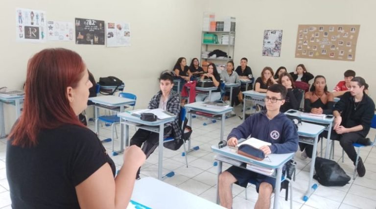Projeto “Resgatando a história, olhando para o futuro” em Imbituba: Estudantes preparados para o ENEM