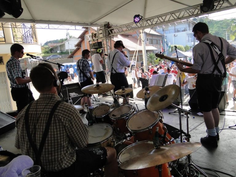 São Martinho celebra 9º Stammtisch com chope, música e gastronomia