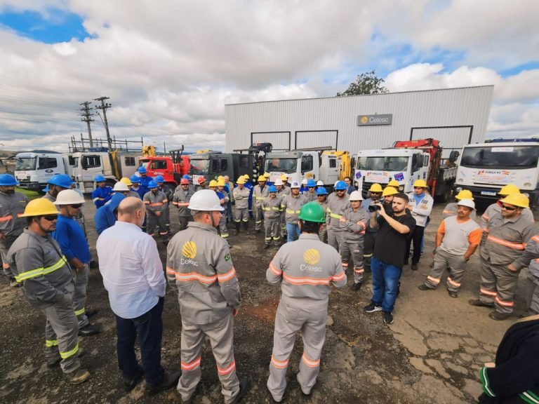 Celesc e governo de SC enviam força-tarefa para reconstruir rede elétrica no RS